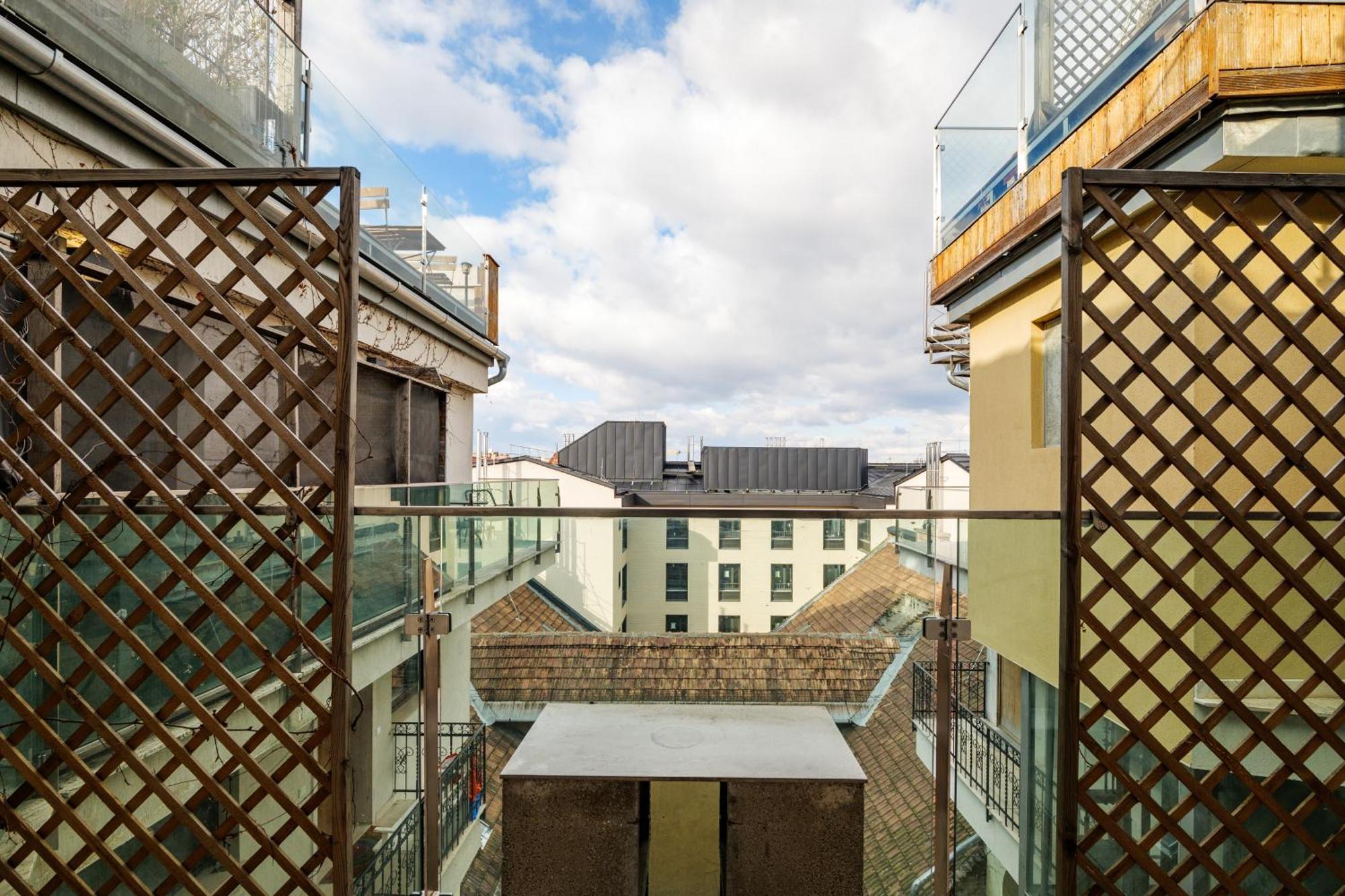 3Bedroom Triplex Rooftop Apartment Budapest Eksteriør billede