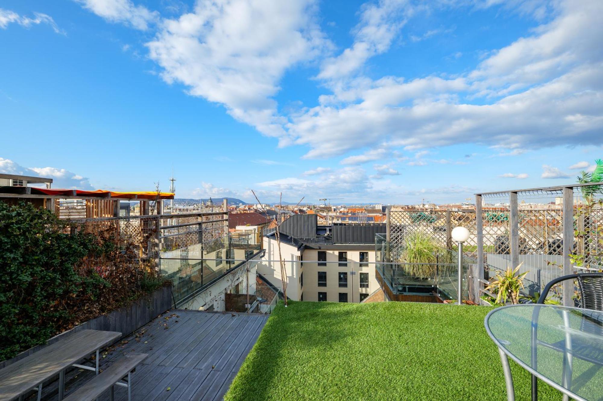 3Bedroom Triplex Rooftop Apartment Budapest Eksteriør billede